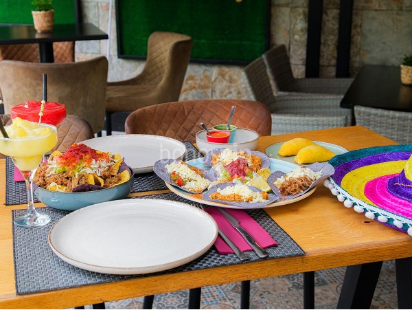 Antojitos Cocina - Santa Cruz