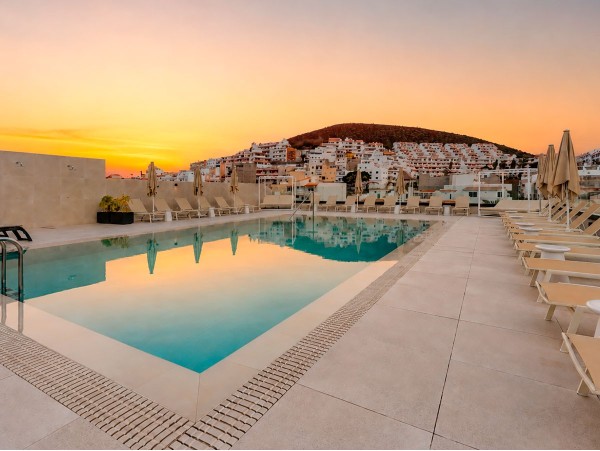 Hotel Reverón Plaza - Los Cristianos